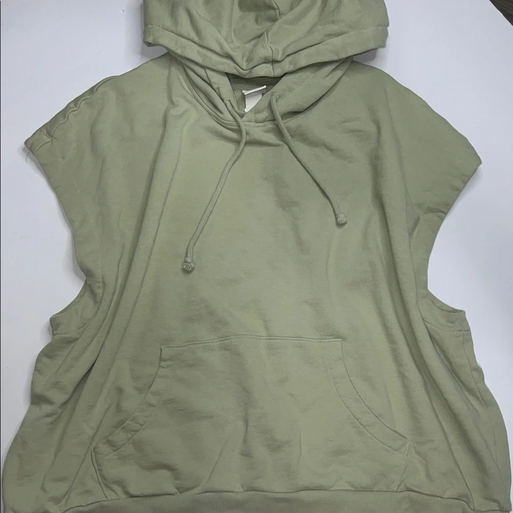 H&M Men’s Light Green Knit Sleeveless Hoodie - Picture 3 of 11